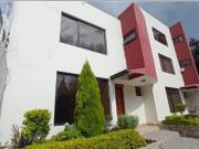 SE RENTA ACOGEDORA PROPIEDAD EN PLENO CORAZÓN DE TUMBACO