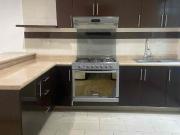 SE RENTA AMPLIA CASA DE 3 NIVELES EN EL FRACCIONAMIENTO...