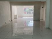 SE RENTA AMPLIA OFICINA EN COLONIA ANZURES