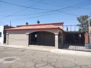 SE RENTA AMPLIA Y CÉNTRICA CASA EN INSURGENTES ESTE...