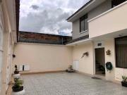 ¡Se renta amplio y moderno departamento en Ibarra!