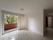 SE RENTA APARTAMENTO REMODELADO EN CASTROPOL, EL POBLADO