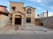 SE RENTA BONITA CASA EN FRACCIONAMIENTO ROMA