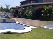 SE RENTA CASA AMUEBLADA en CONDOMINIO