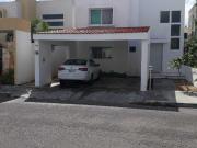 SE RENTA CASA AMUEBLADA EN PRIVADA QUINTA REAL, ZONA...