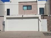 Se renta casa como nueva centrica con alberca