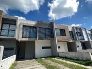 SE RENTA CASA CON ALBERCA ZONA NORTE | Alika Veracruz Puerto