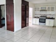 SE RENTA CASA DE 3 HABITACIONES SIN MUEBLES, EN CENTRO...