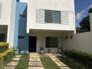 se renta casa de 3 habitaciones totalmente amueblada en...