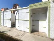 Se renta casa de una sola planta en fraccionamiento...