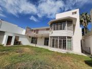 Se Renta Casa en Bosques Con Amplio Jardin