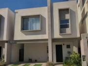 SE RENTA CASA EN CAMPOS ELISEOS CON AALBERCA PANELES SOLARES