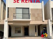 SE RENTA CASA en fraccionamiento Jardines de Santa Clara...