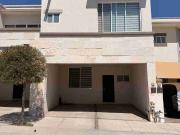 SE RENTA CASA EN HACIENDA LAS MANDARINAS