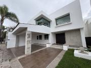 SE RENTA CASA EN LA PIEDRA