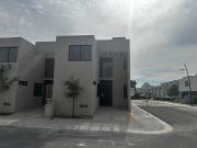 SE RENTA CASA EN MISION LA JOYA, QUERÉTARO