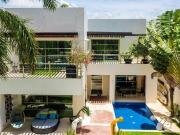 Se Renta Casa en Novo Puerto Cancún con acceso a la...