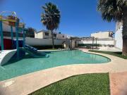 Se RENTA casa en privada con acceso controlado y área...