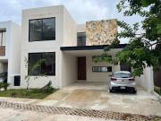 Se renta casa en privada de Merida Norte