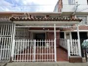 SE RENTA CASA FRENTE AL HOSPITAL DEL SUR DE ARMENIA QUINDIO