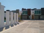 SE RENTA CASA MODERNA EN PRIVADA SAN ROMAN