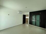 Se renta casa nueva en Gran Santa Fe