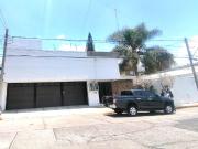 Casa para oficinas en renta en la Arbide, excelente para...