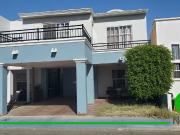 Se RENTA casa semi equipada en Bosques del sol, privada...