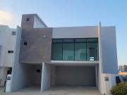 SE RENTA CASA SEMINUEVA EN VILLAMAR, PLAYAS DE TIJUANA