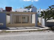 Se renta casa sin amueblar, de 3 recámaras, sobre...