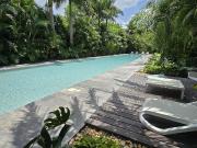 SE RENTA DEPA AMUEBLADO Y EQUIPADO EN EXCELENTE ZONA...