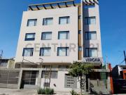 Se renta departamento de 3 dormitorios con patio en la...