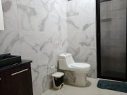 SE RENTA DEPARTAMENTO DE LUJO EN SOBRE AVENIDA