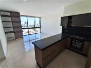 Se renta departamento en piso 7, cerca de plaza Midtown