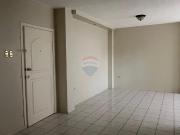 Se renta dpto. De 3 habitaciones Urb. La Carolina