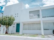 SE RENTA HABITACION EN CASA CERCA TEC DE MONTERREY QUERETARO