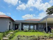 SE RENTA HERMOSA CASA CAMPESTRE EN CONDOMINIO SECTOR COMBIA