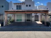 SE RENTA CASA AMUEBLADA EN TRES RÍOS