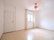 SE VENDE ADOSADO EN PARQUE SANDEMAN, CON GARAJE Y TRASTERO