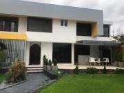 SE VENDE AMPIA CASA EN PARTE BAJA DE CAYMA