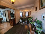 Se vende amplia casa, a 5 minutos de Estación de metro y...