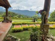 SE VENDE AMPLIA CASA CON TERRENO EN YUNGUILLA Casa en...