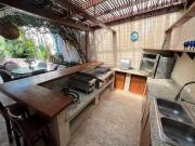 SE VENDE AMPLIA CASA EN LA CASTELLANA