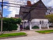 SE VENDE – AMPLIA CASA ESTILO INGLÉS EN EL PLAN DE VIÑA...