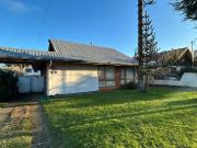 Se vende amplia casa más cabaña en Isla Teja, Valdivia