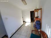 Se vende amplia casa para reformar con dos terrazas,...