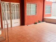 SE VENDE AMPLIA Y BONITA CASA POR PERIPLAZA