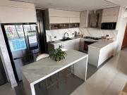 SE VENDE AMPLIO APARTAMENTO CON EXCELENTE VISTA VILLA...