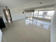 SE VENDE AMPLIO APARTAMENTO EN LA CASTELLANA