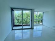 SE VENDE AMPLIO APARTAMENTO EN MIRAMAR